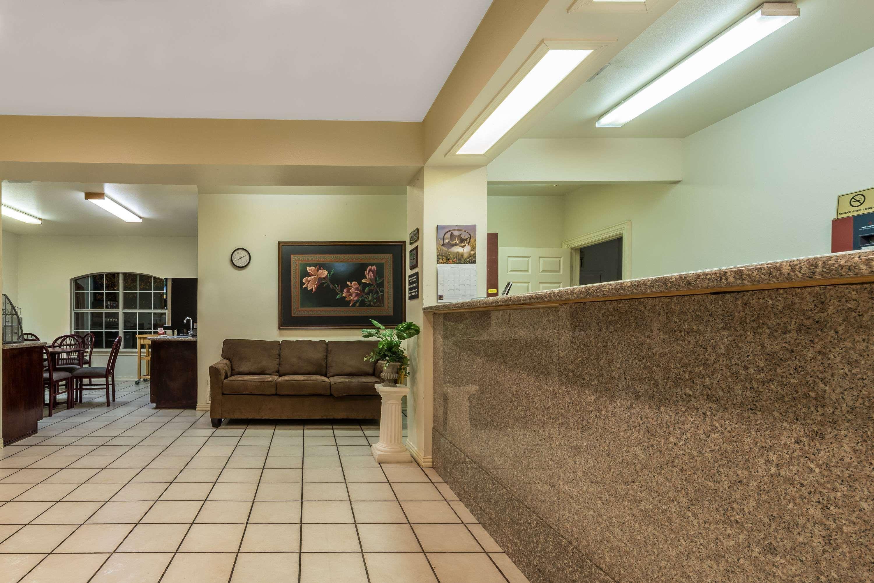 Super 8 By Wyndham Greenville Bagian luar foto