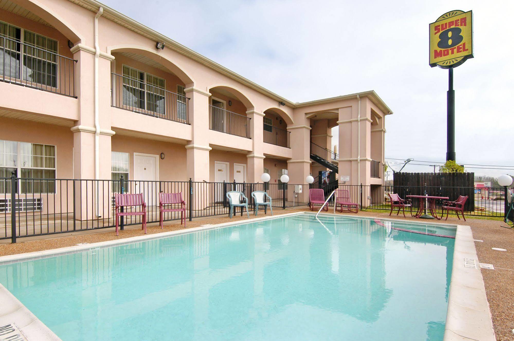 Super 8 By Wyndham Greenville Bagian luar foto