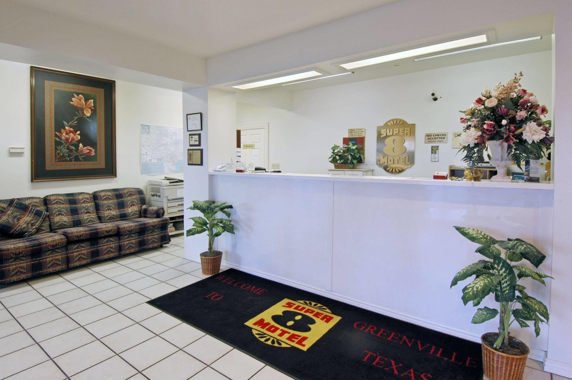 Super 8 By Wyndham Greenville Bagian luar foto